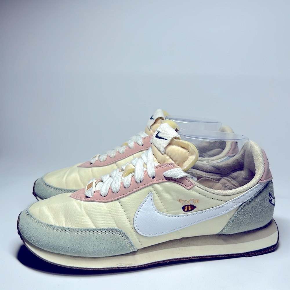 The Nike Waffle Trainer 2 Cashmere Women's shoes Retro